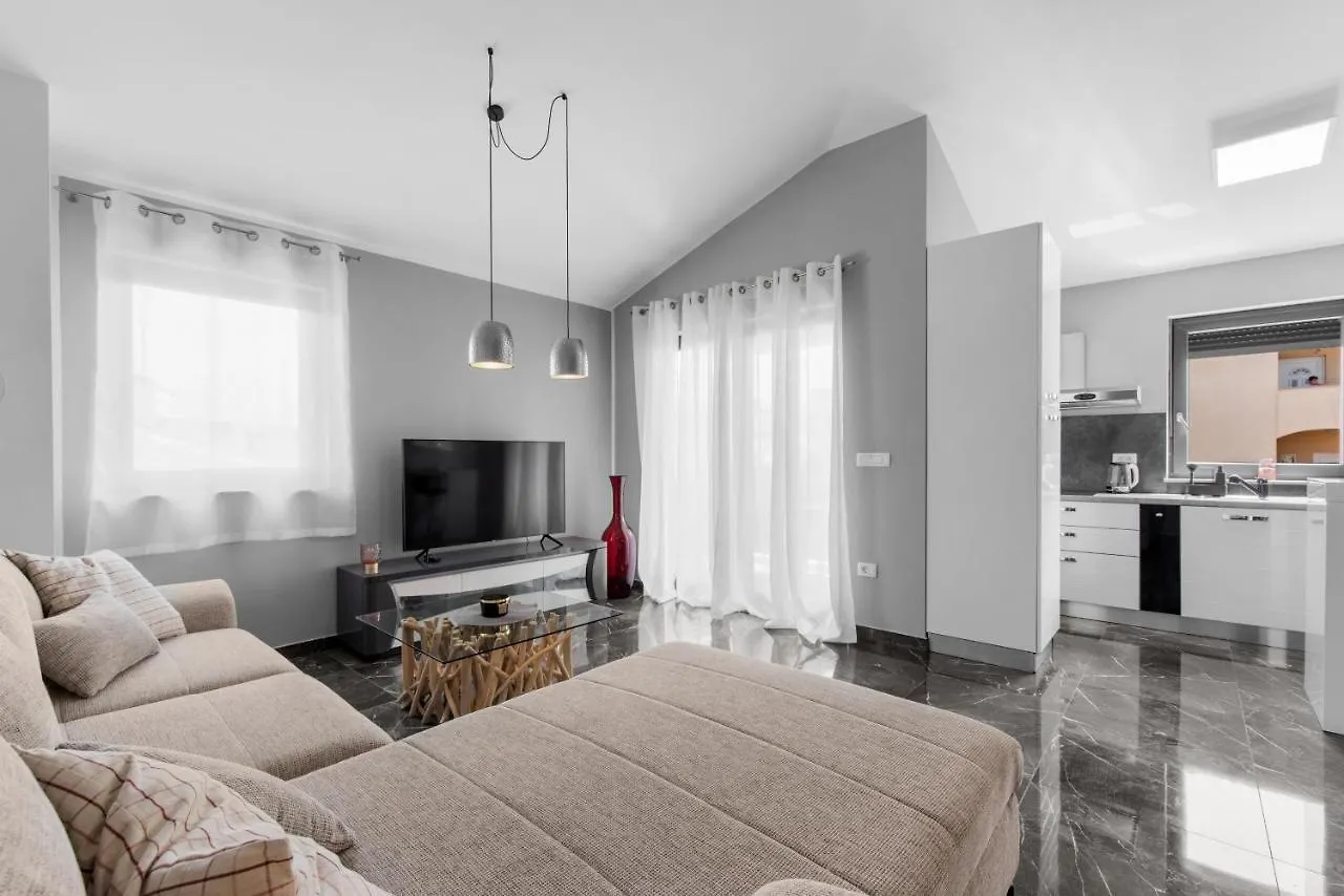 Grivicic Apartment A Porec