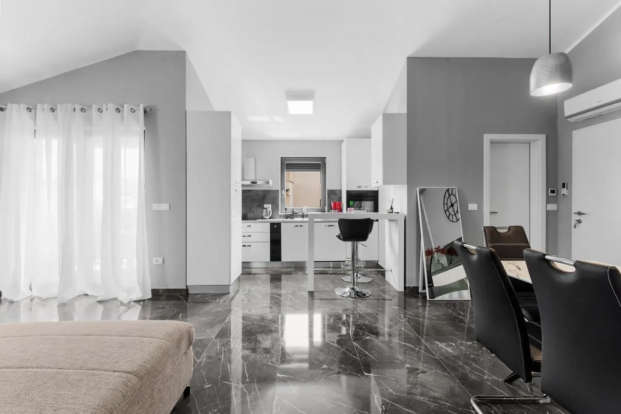 Grivicic Apartment A Porec